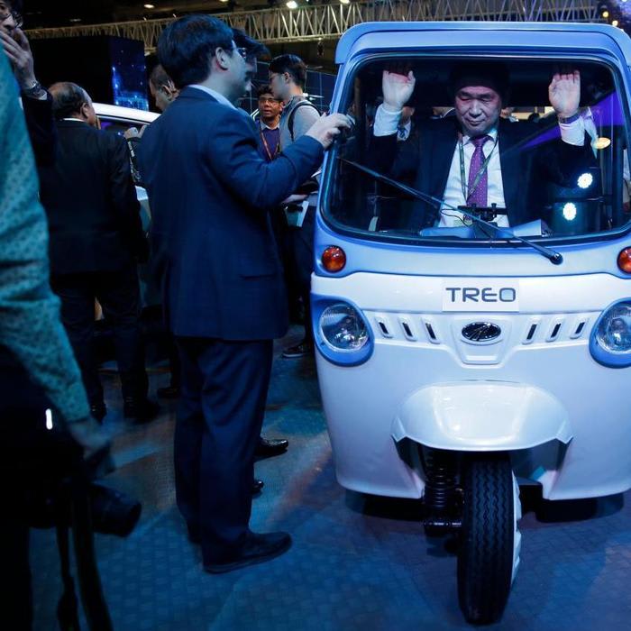 An Indian electric vehicle pioneer is betting big on e-rickshaws
