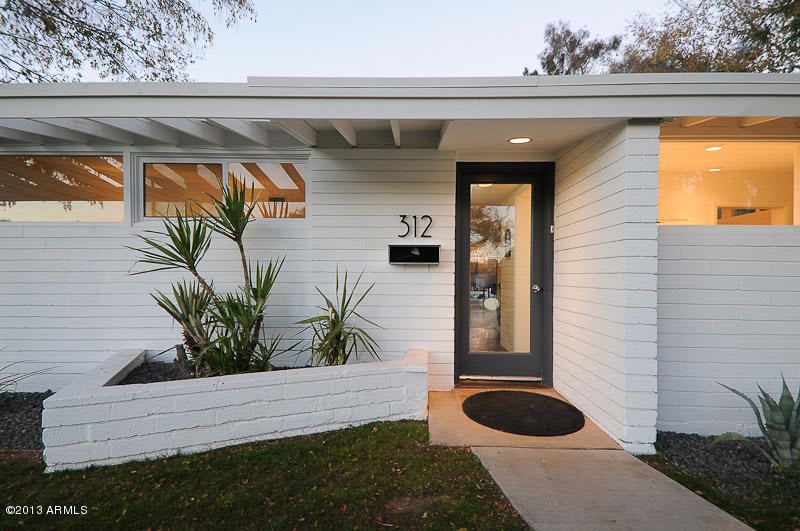 http://aws.trulia-cdn.com/pictures/thumbs_5/ps.59/4/3/5/9/picture-uh=c663a1b9496e155ed32f35… | Mid century modern exterior, Mid century modern house, House exterior
