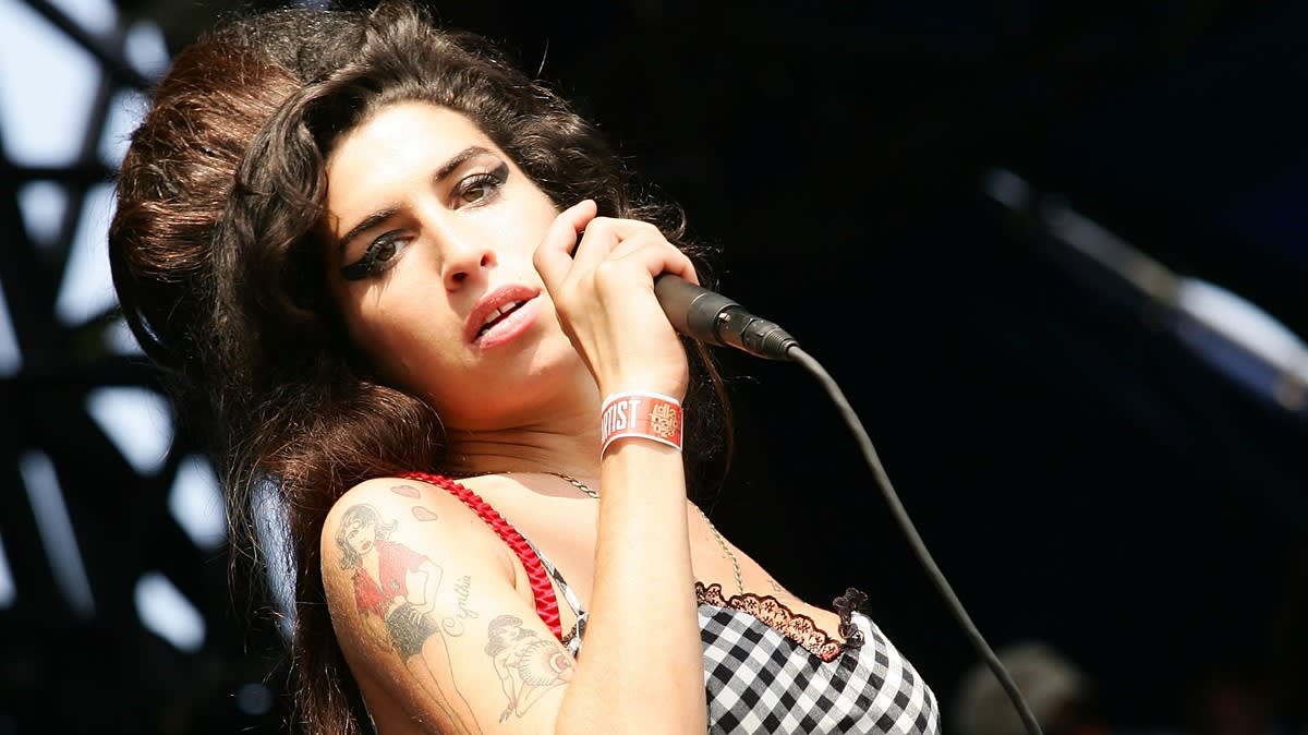 7 of Amy Winehouse's most iconic outfits