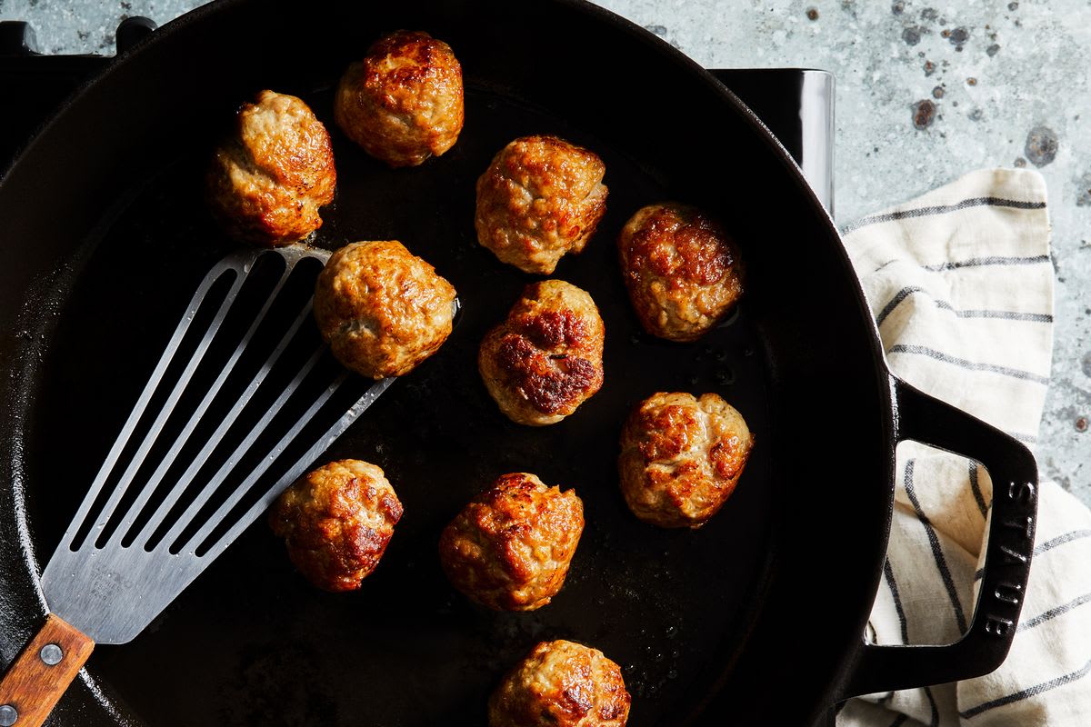 These One-Ingredient Meatballs Are the Ultimate Dinner Shortcut