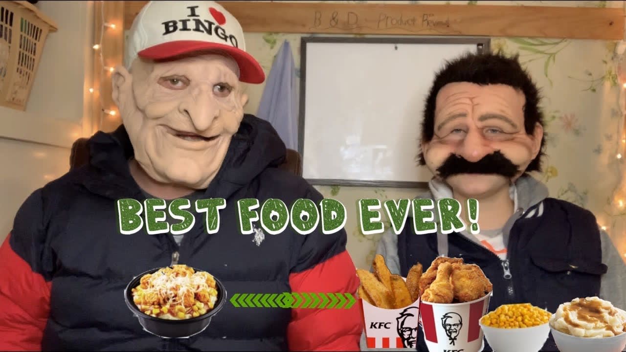 Reviewing a KFC Bucket and Potato Bowel (Mukbang)
