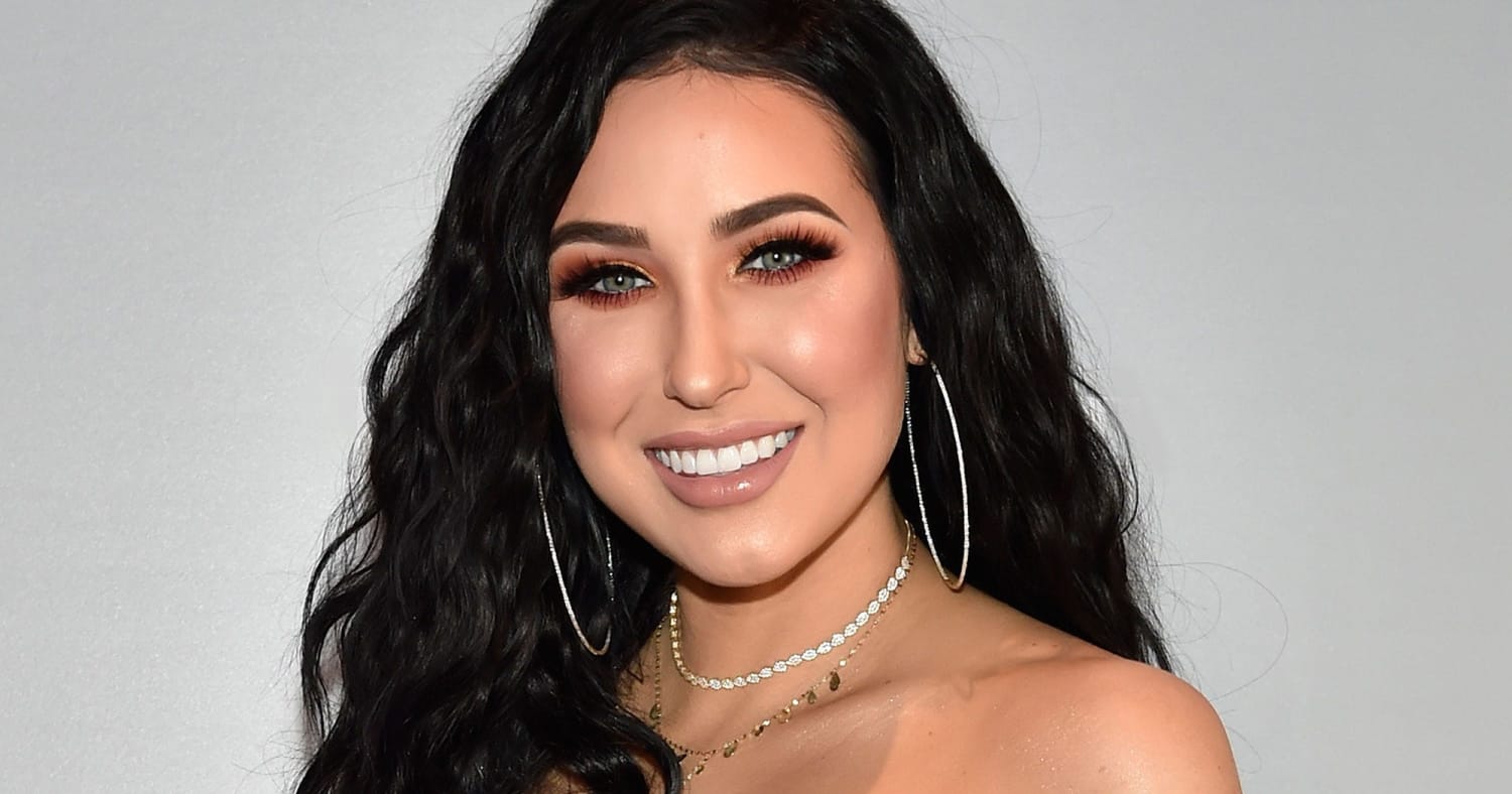 Jaclyn Hill Is Giving Every Person Who Bought Her Lipstick A Refund