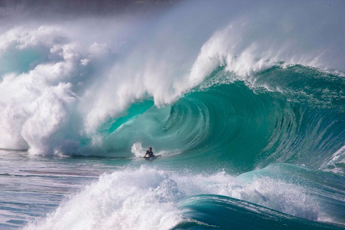 Hawaii's pro surfer Kalani Chapman surfs Banzai Pipeline ahead of the ...