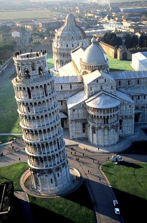 Toren van Pisa. | Beautiful places to visit, Most beautiful places, Places to travel
