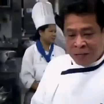 Chef dies inside after tasting Gordon Ramsay pad thai