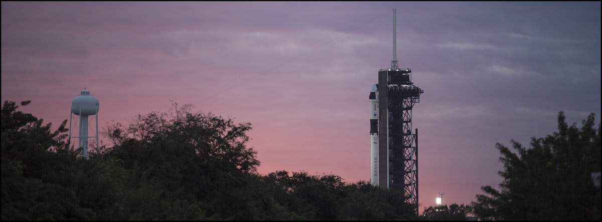 @SpaceX's Falcon 9 rocket and Crew Dragon spacecraft are seen at sunrise on launch day. @Astro_illini, @AstroVicGlover, Shannon Walker, & @Astro_Soichi are scheduled to launch to @Space_Station on the Crew-1 mission from @NASAKennedy at 7:27 pm ET. More📷https://t.co/6OY3kX0Dni