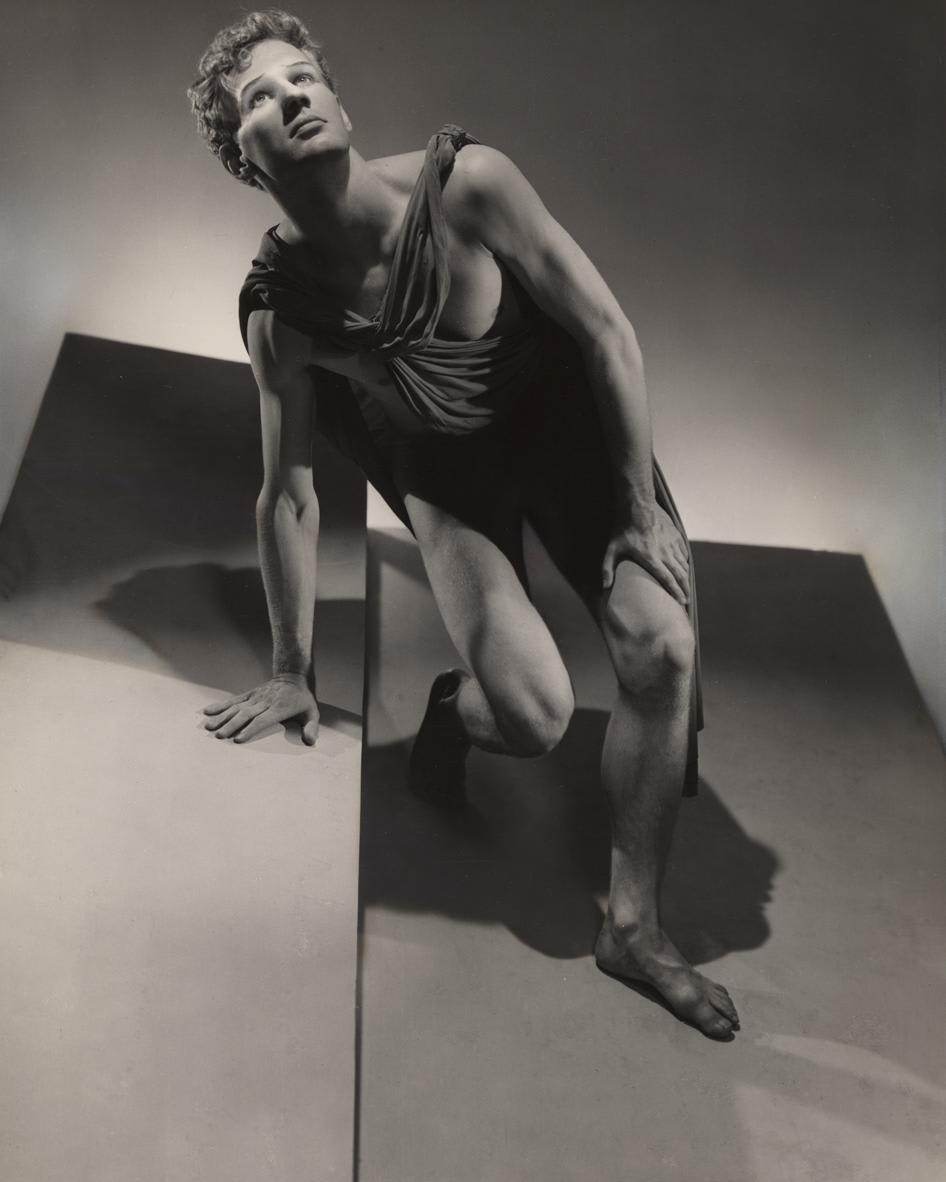 “I looked at [George Platt Lynes’s work] as the kind of benchmark for how I’m thinking about the male body in relationship to black-and-white photography and queer desire.” –@IsaacJulien 🔊 Listen to more perspectives on LincolnKirstein’s Modern: