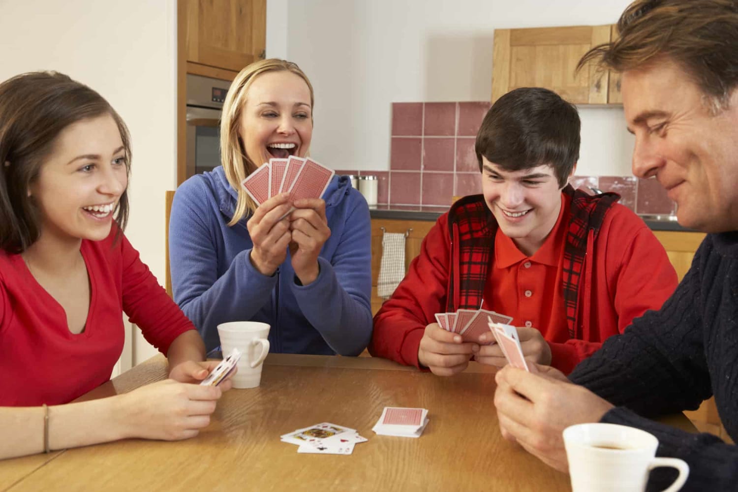 Top 15 Fun And Easy Card Games to Play As A Family