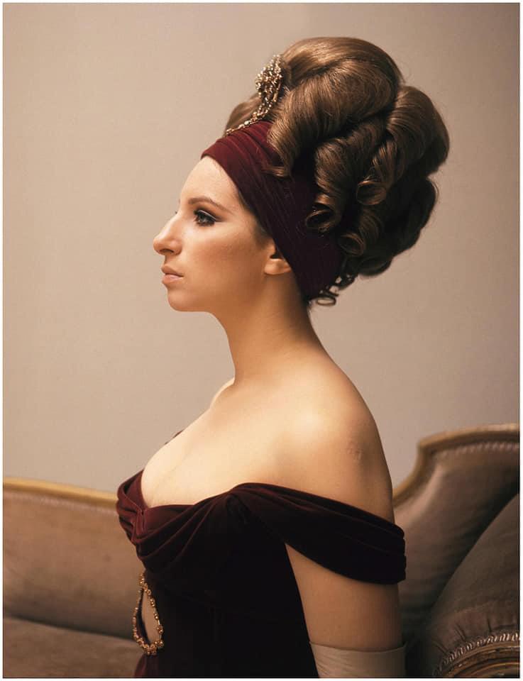 Barbra Streisand, 1970. Stunning in this perfectly coiffed beehive.