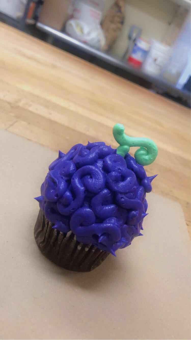 I’m a cashier at a bakery & made a Gum-Gum Fruit cupcake on my break!