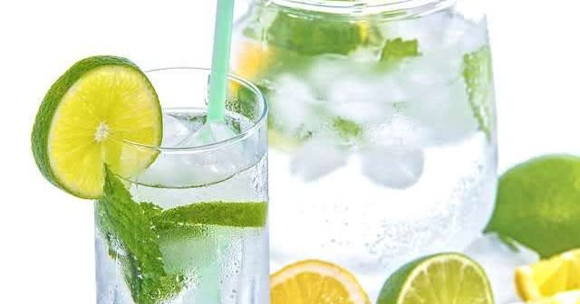 7 Proven Health Benefits Of Lemon Water