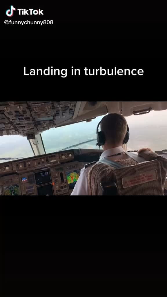 Cockpit view..landing in turbulence