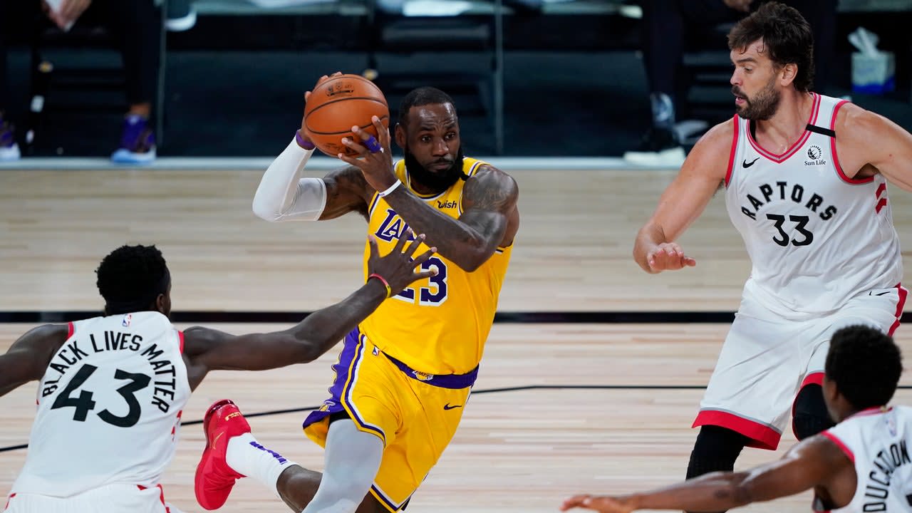 The 12 Best NBA Bubble Players, Teams, Memes and Shots of the Week