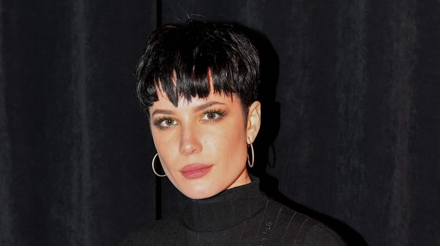 Halsey Fractured Her Ankle On Her Dishwasher While In Lockdown