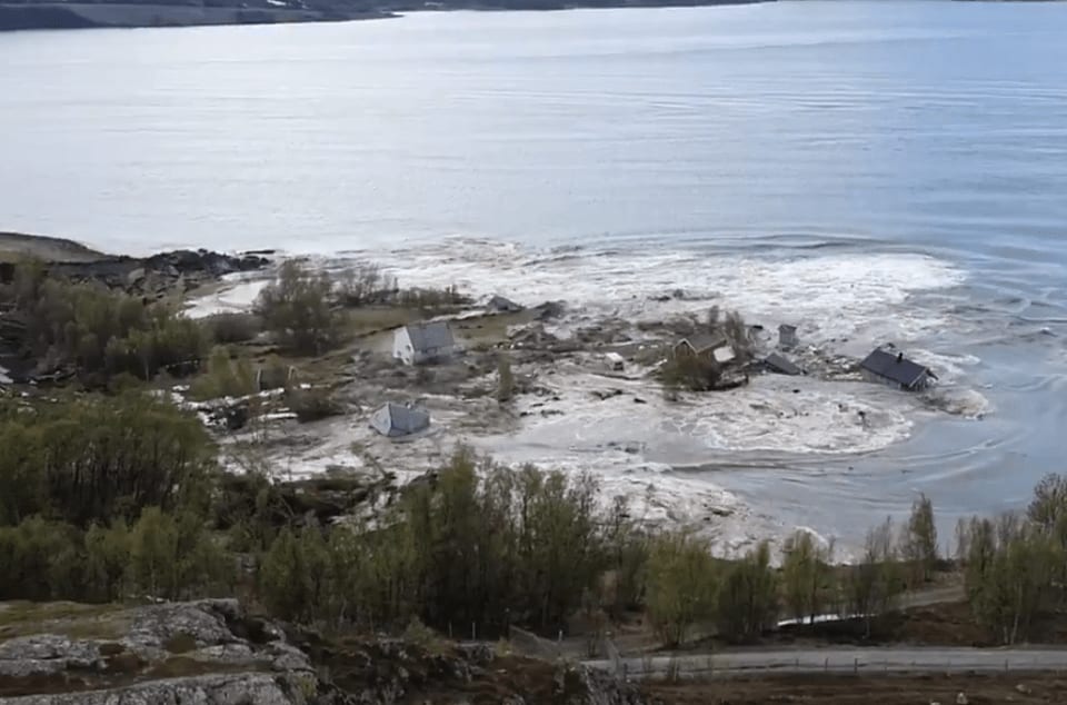 In a short time, a landslide clears eight houses into the ocean