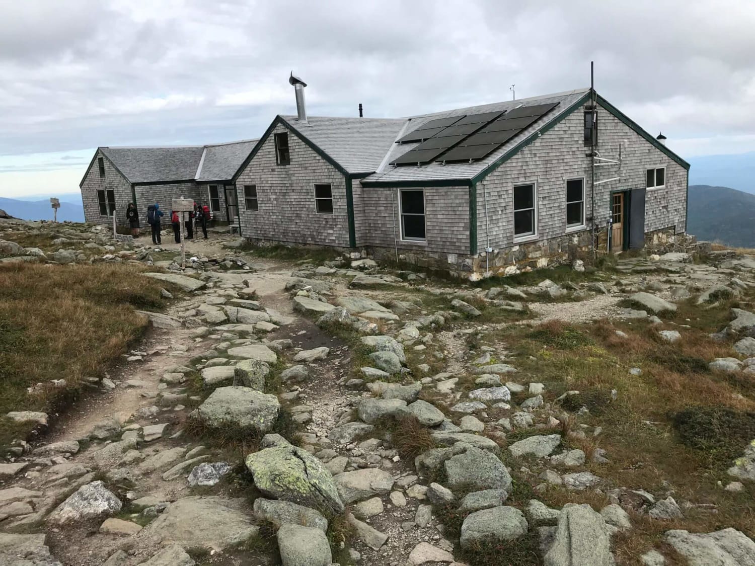Lake of the Clouds Hut: A Review