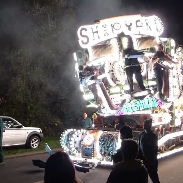 A steampunk carnival on wheels