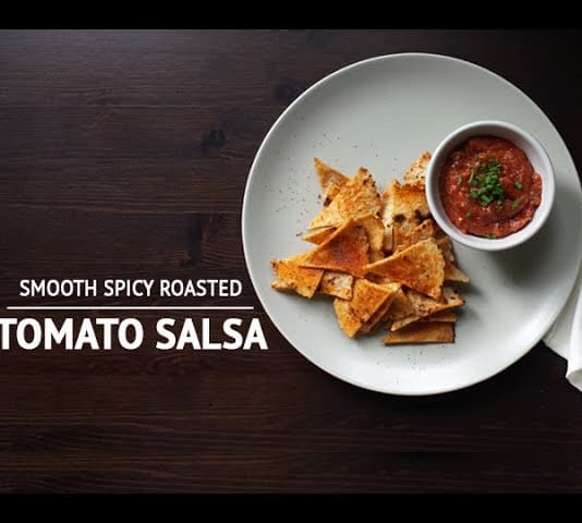 Smooth spicy roasted tomato salsa dip recipe