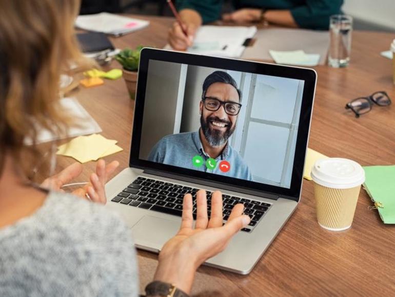 How to share documents onscreen in a Zoom meeting