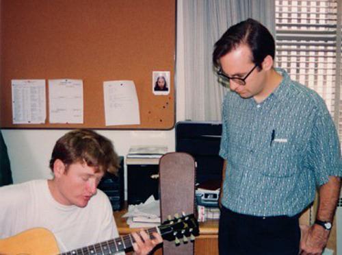 Conan O’Brien and Bob Odenkirk hard working in the SNL writers’ room (1993)