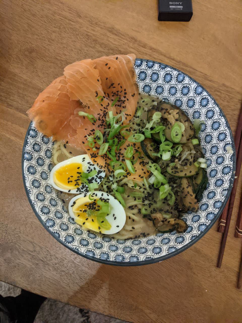 Western Style Ramen from me, the 3rd I made "freestyle". Chicken broth, Soy-ginger-garlic tarree, Zucchini, egg, scallions, leek, salmon as toppings!