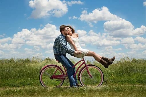 Love at first sight Real? | Why people are fall in love according to science