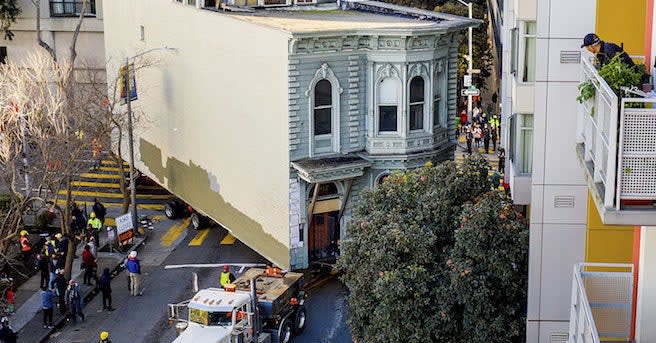 A 139-Year-Old Victorian House Was Moved Through The Streets Of San Francisco