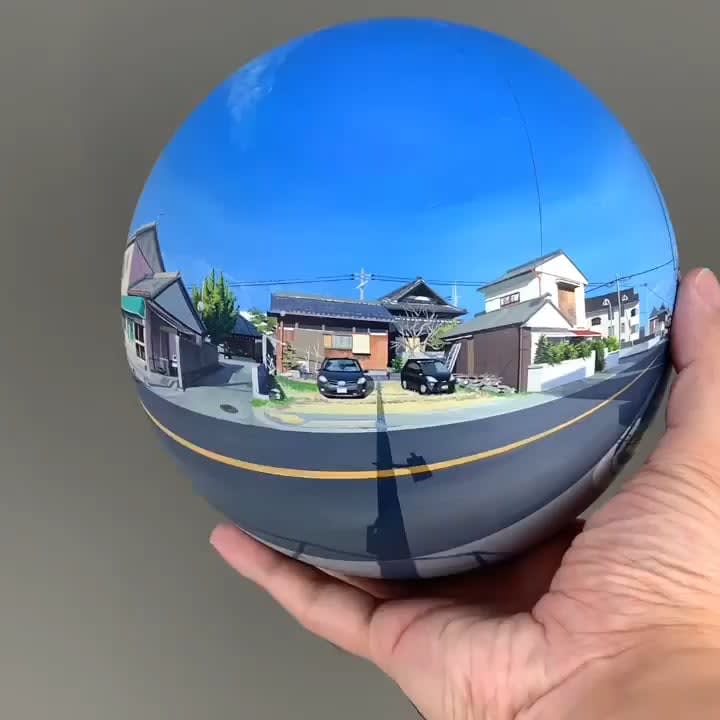 360° Painted Sphere by Daisuke Samejima