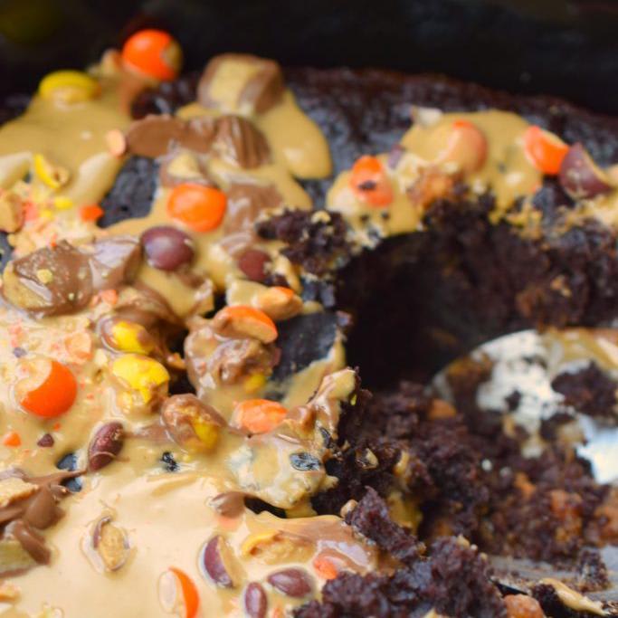 Slow Cooker Chocolate Peanut Butter Bliss Cake