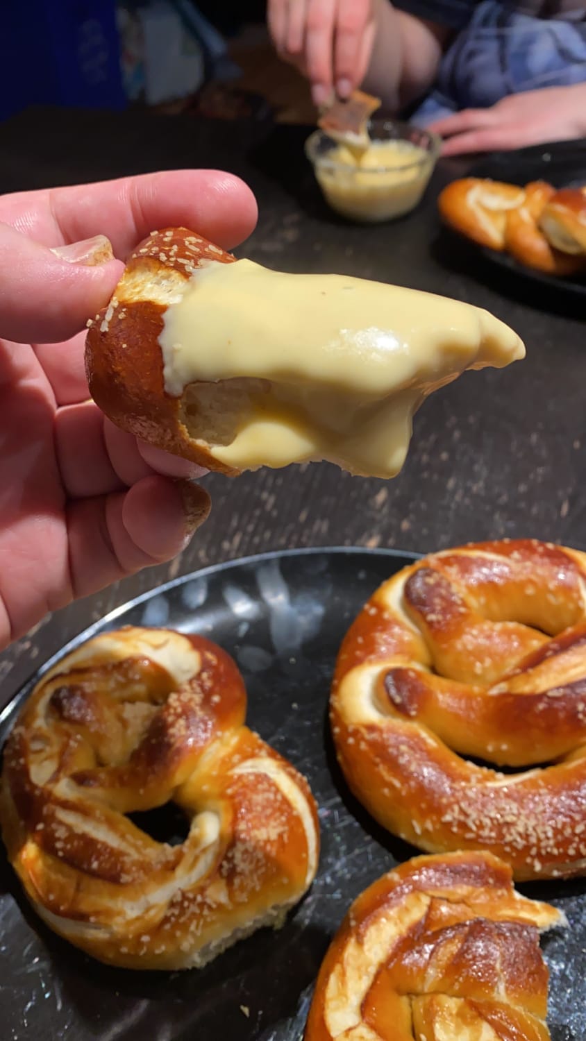 [homemade] pretzels and beer cheese