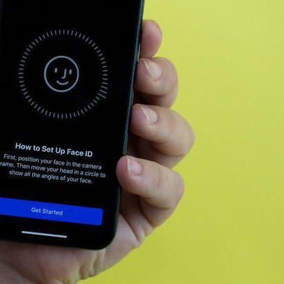 Police can't force you to unlock phone with Face ID or fingerprint, judge rules