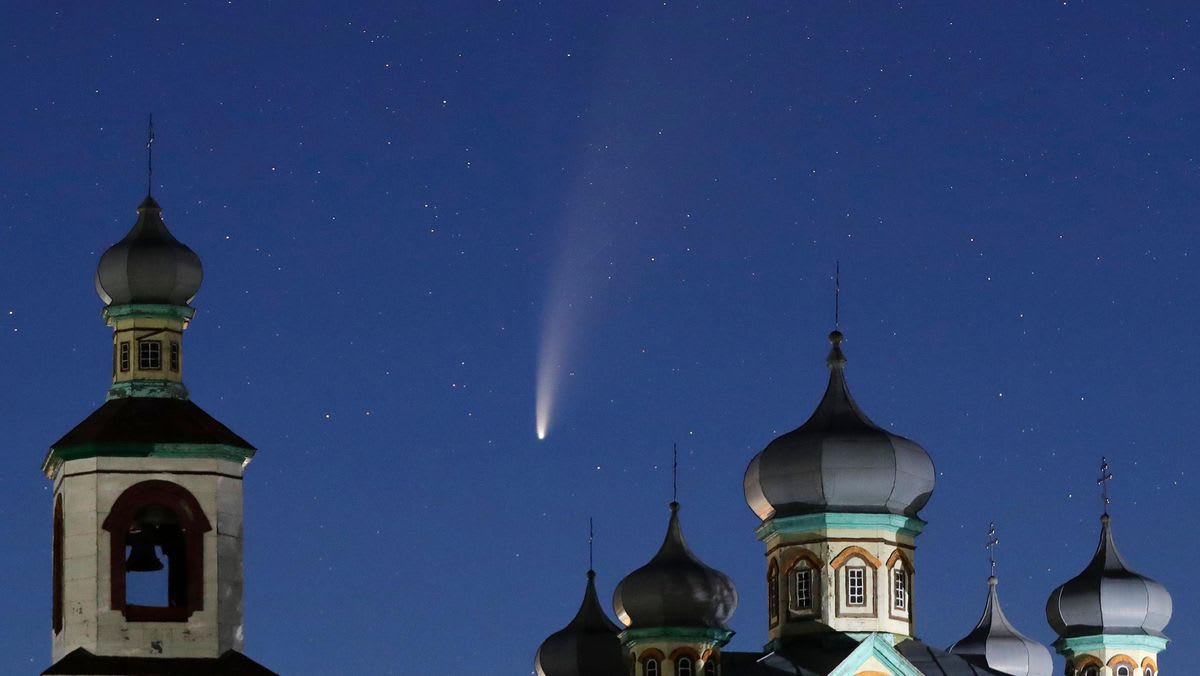 Check Out These Amazing Images Of Comet Neowise Taken From Around The World