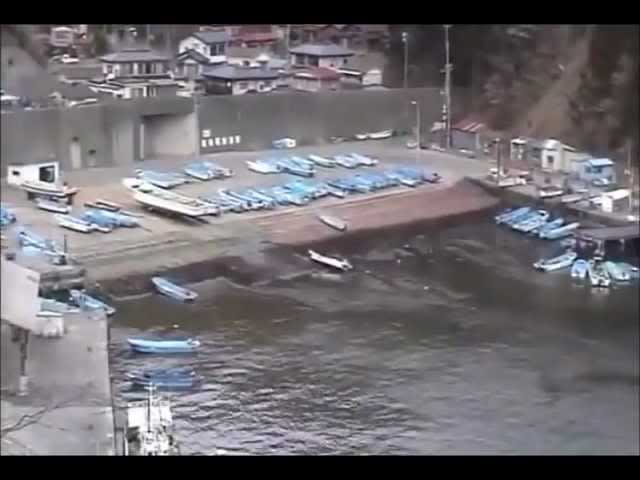 TSUNAMI captured in its entirety. Absolutely terrifying