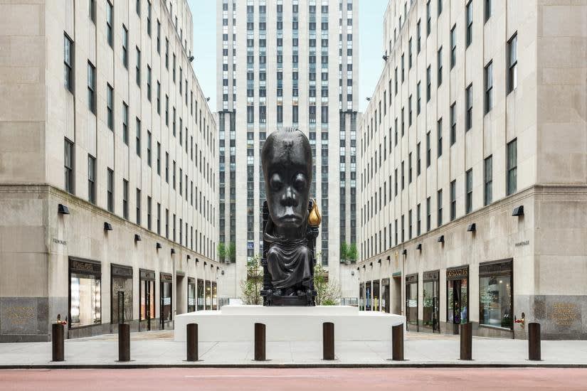 This Monumental 'Oracle' Statue in NYC Subverts Traditional Sculpture