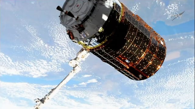 The Japanese spacecraft HTV-9 has reached the International Space Station