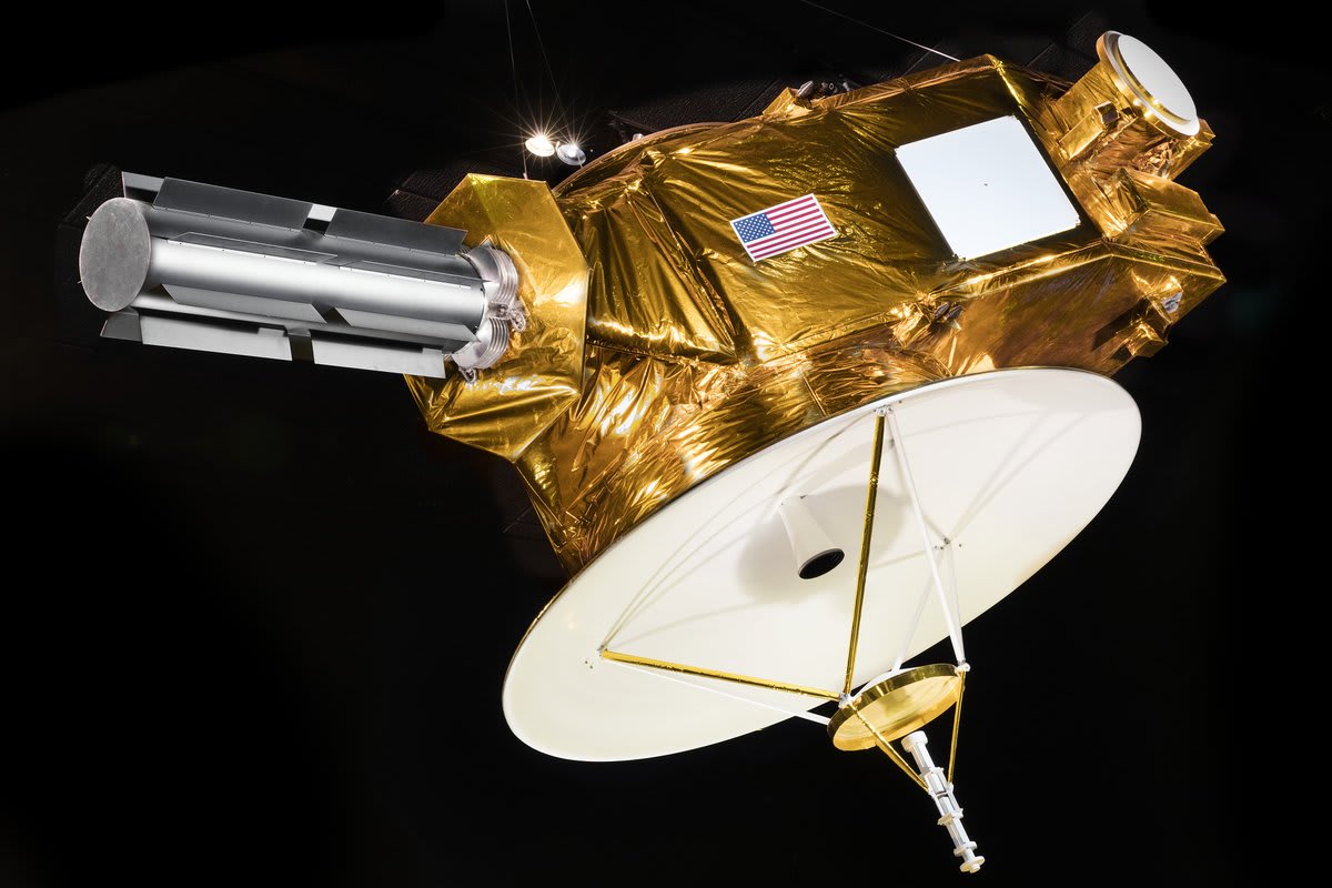 5 years ago today, New Horizons, the first spacecraft to explore Pluto, made its closest approach to the dwarf planet. Pictured here is our full-scale model: