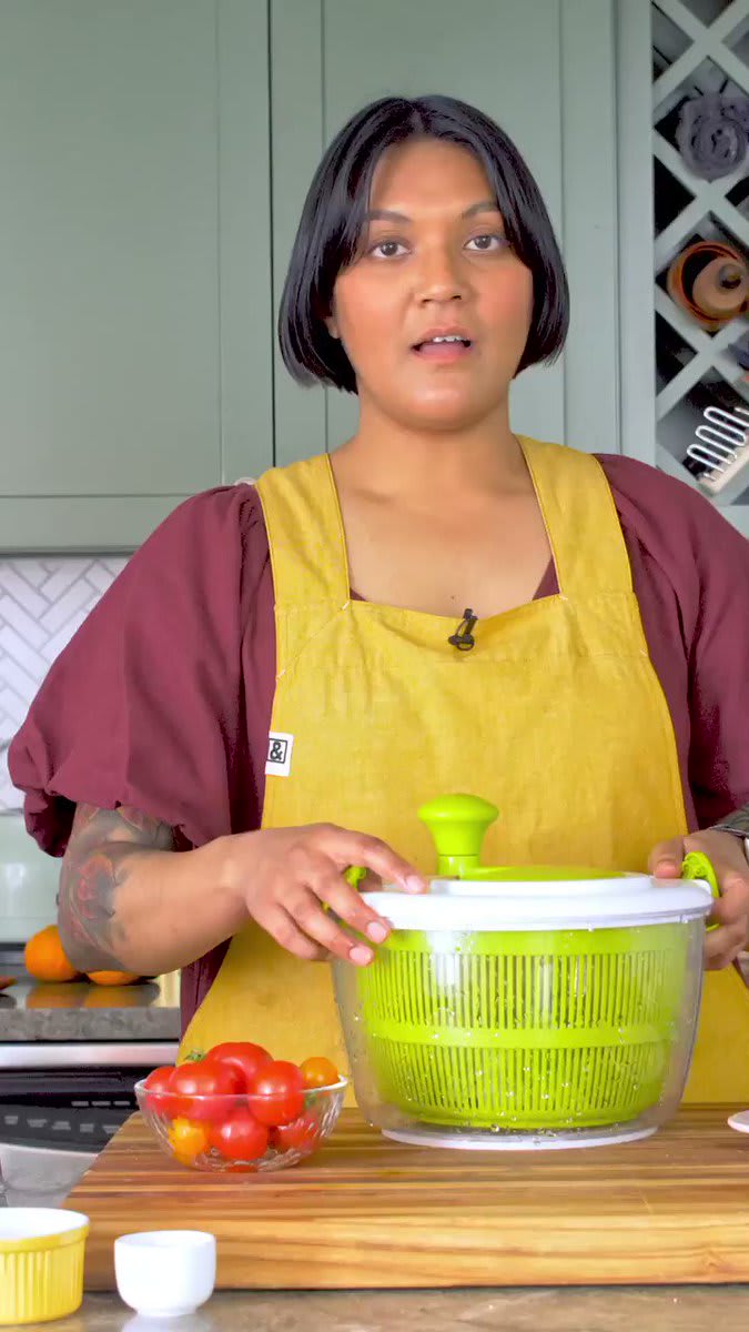 No salad spinner? No problem! Sohla has got you covered with a simple kitchen hack in the latest episode of Off-Script with Sohla: