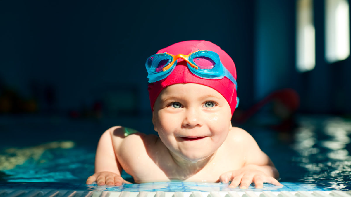 Teaching Your Child to Swim: 7 Need-to-Know Tips