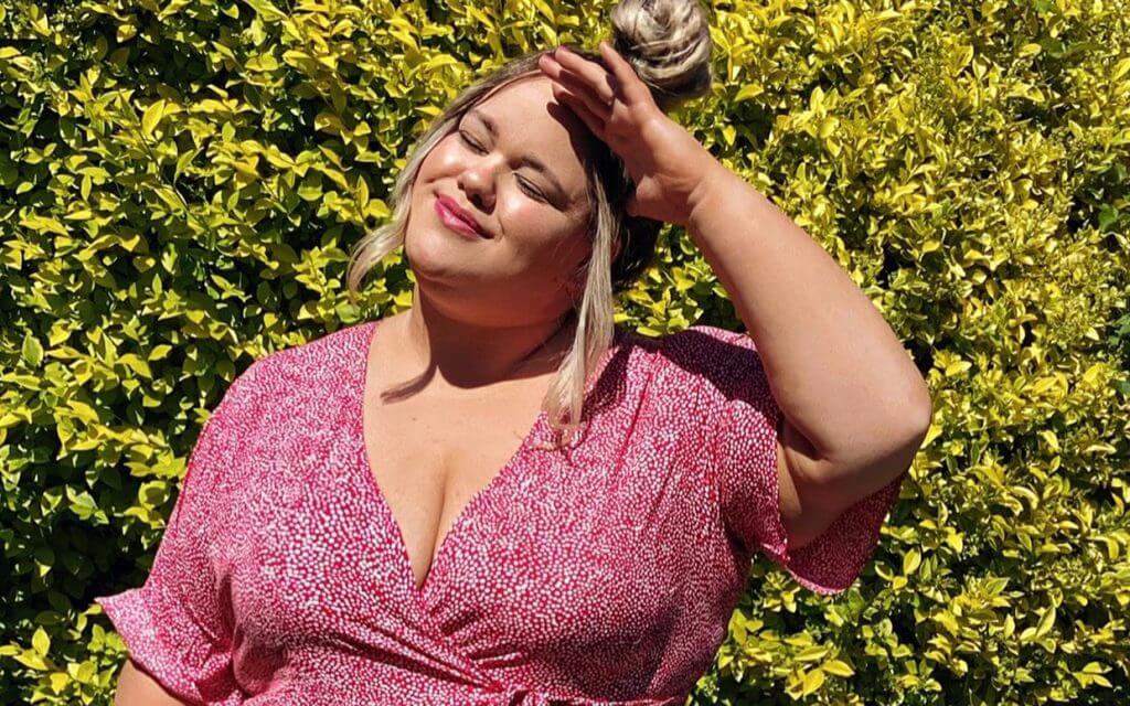 Chloe in Curve Gets Honest About Life With Psoriatic Arthritis and How to Deal With Flare-Ups