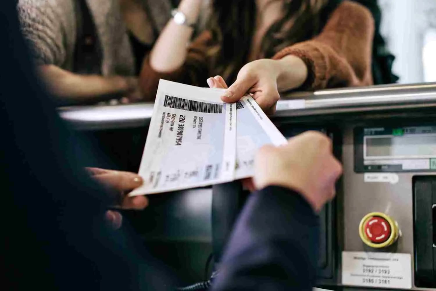 The most common travel rip-offs and how to avoid them