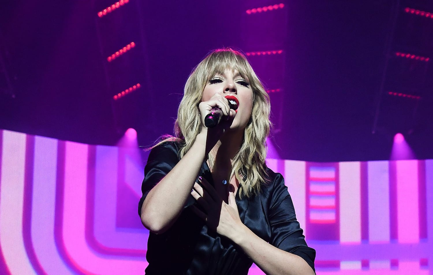 Taylor Swift releases live cuts of 'Lover' tracks on streaming services