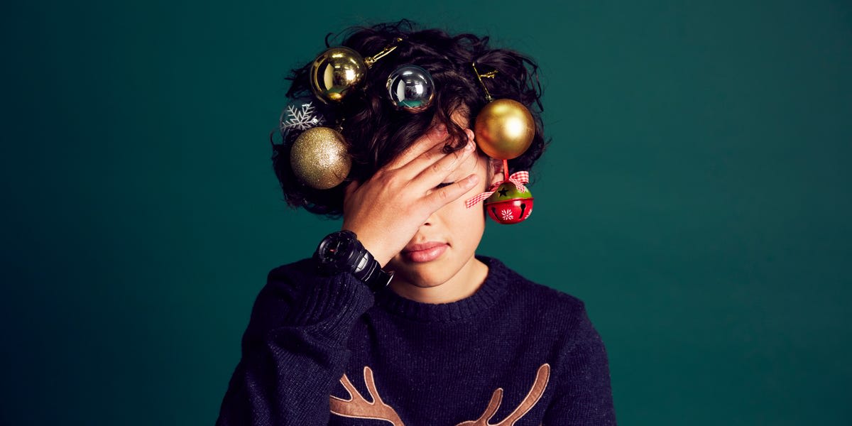 How to find work-life balance during the holiday season, according to a therapist
