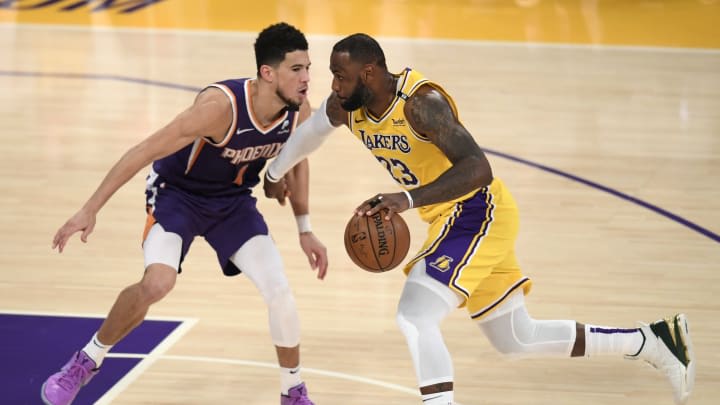 LeBron James hooks up Devin Booker with signed jersey