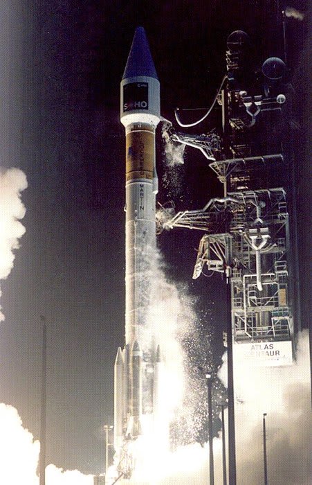 OTD 25 years ago: 2 December 1995, launch of joint ESA/#NASA mission Solar & Heliospheric Observatory SOHO to study the 🌞 from Cape Canaveral SOHO25 @esascience @NASAhistory Hi-res launch pics here 👉