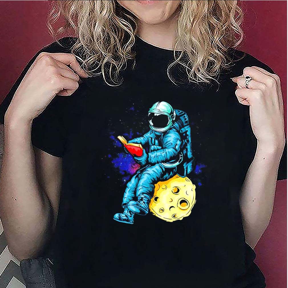Astronaut reading book in the moon space shirt