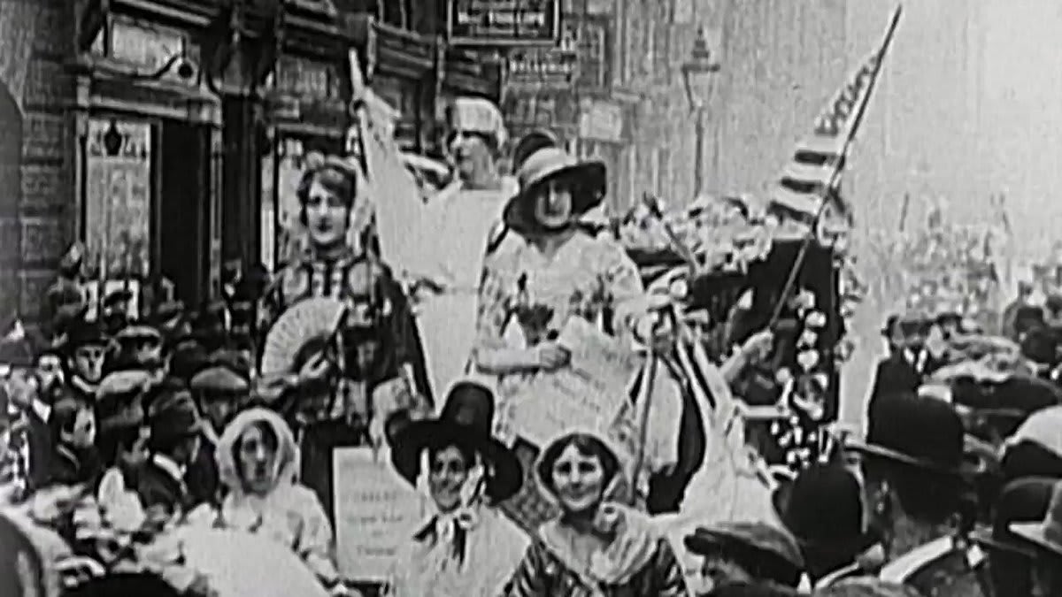 Mabel Ping-Hua Lee led nearly 10,000 people in a Suffrage March at the age of 16.