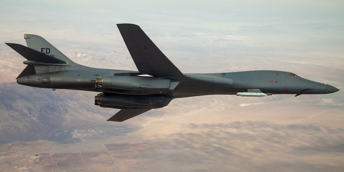 Watch a B-1B Lancer Carry a Cruise Missile on the Outside for the First Time