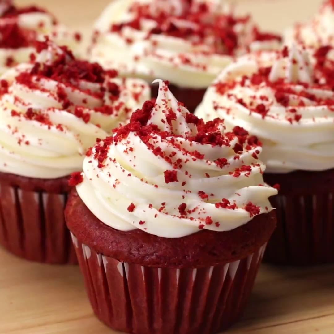 3 Delicious Cupcake Recipes and Garnishing Techniques!