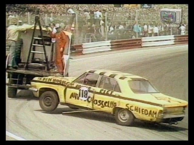 Dutch backwards racing (racing action starts at 1:50, sound on, hear ...