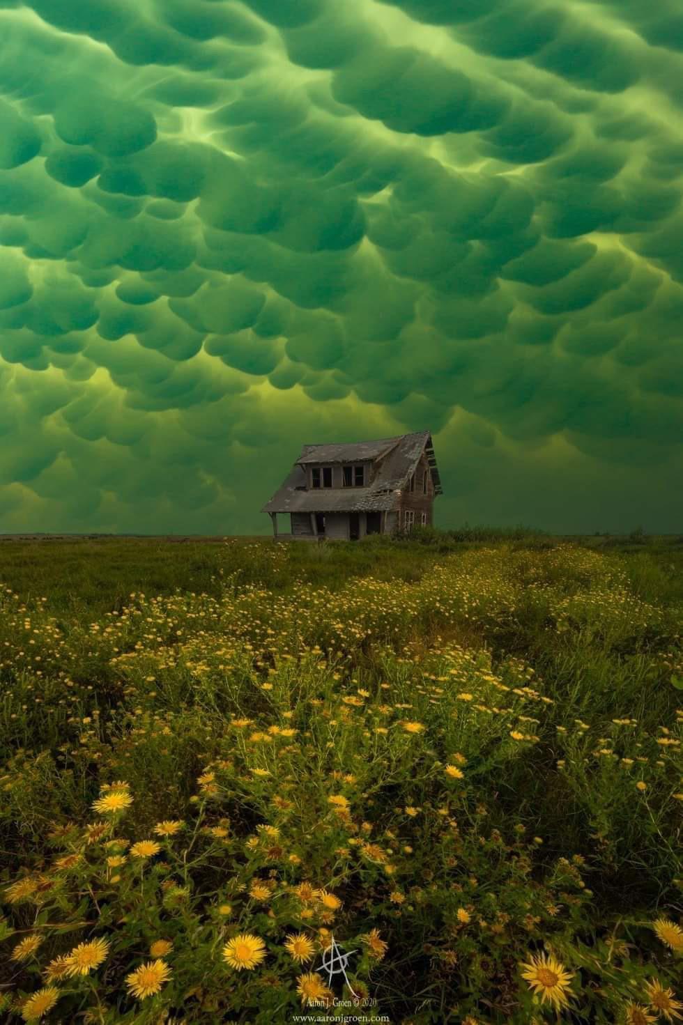 These clouds over this abandoned house look like they’re out of Courage the Cowardly Dog